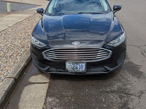 Used 2020 Ford Fusion SE image 4