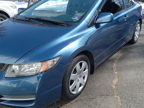 Used 2010 Honda Civic LX image 1