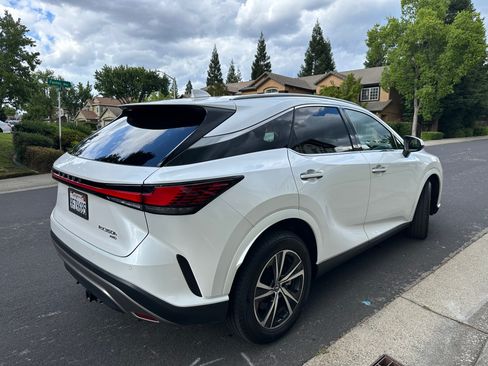 Used 2023 Lexus RX 350h w/ Accessory Package (Z1) AWD/4WD image 6