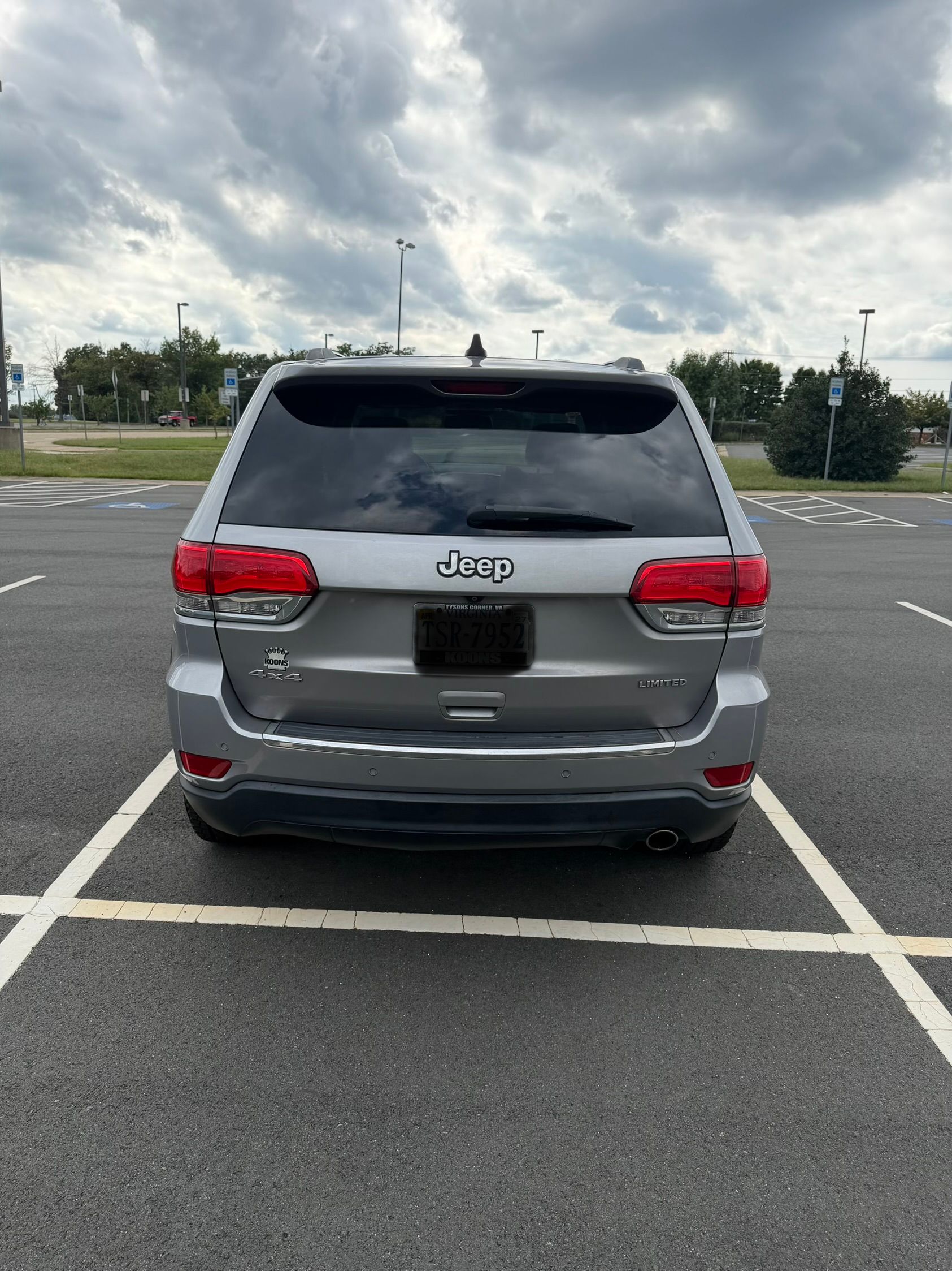 Used 2015 Jeep Grand Cherokee Limited AWD/4WD image 2
