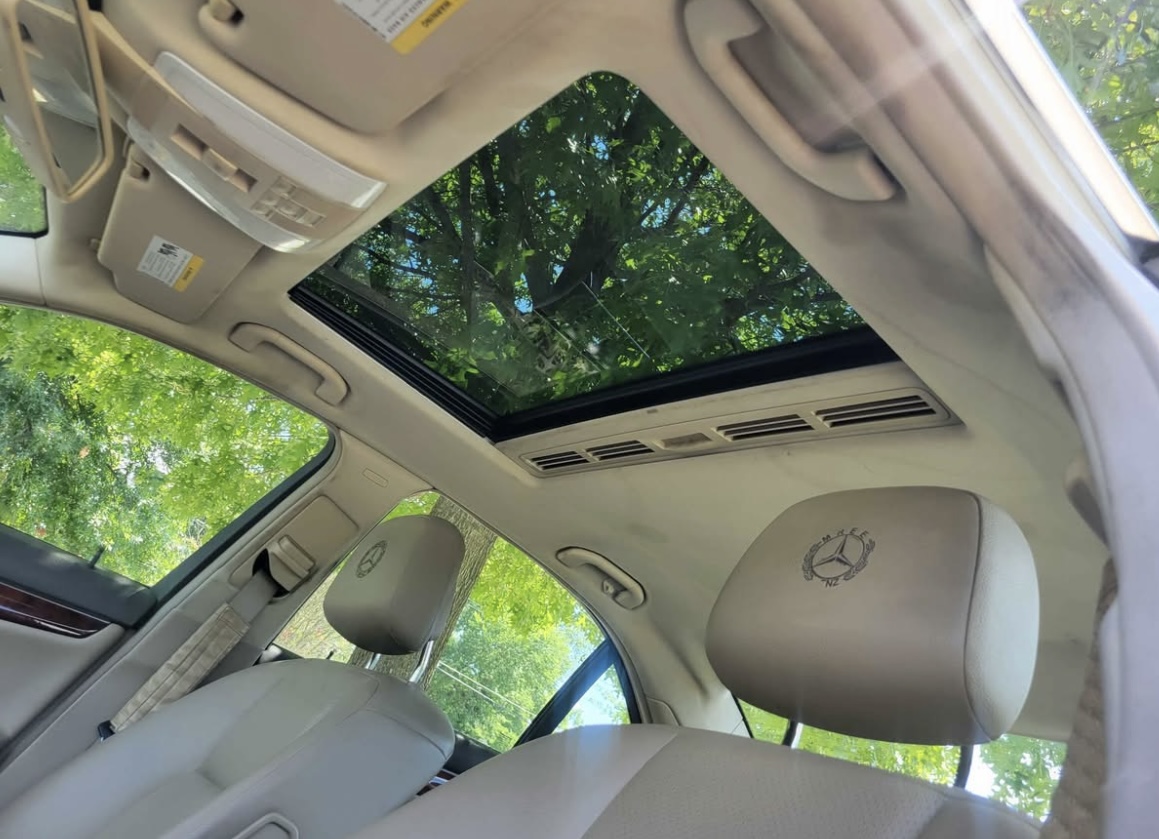 Used 2011 Mercedes-Benz C 300 4MATIC Sedan image 1