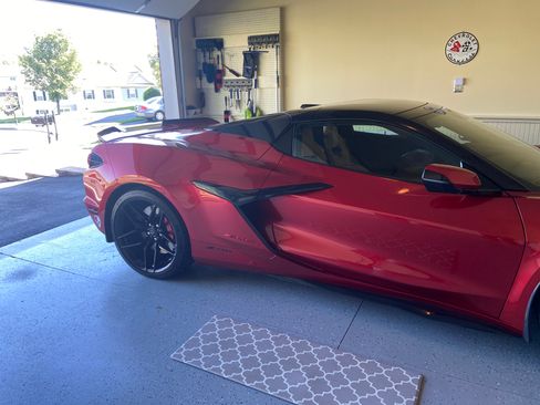 Used 2025 Chevrolet Corvette Z06 w/ Battery Protection Package image 10