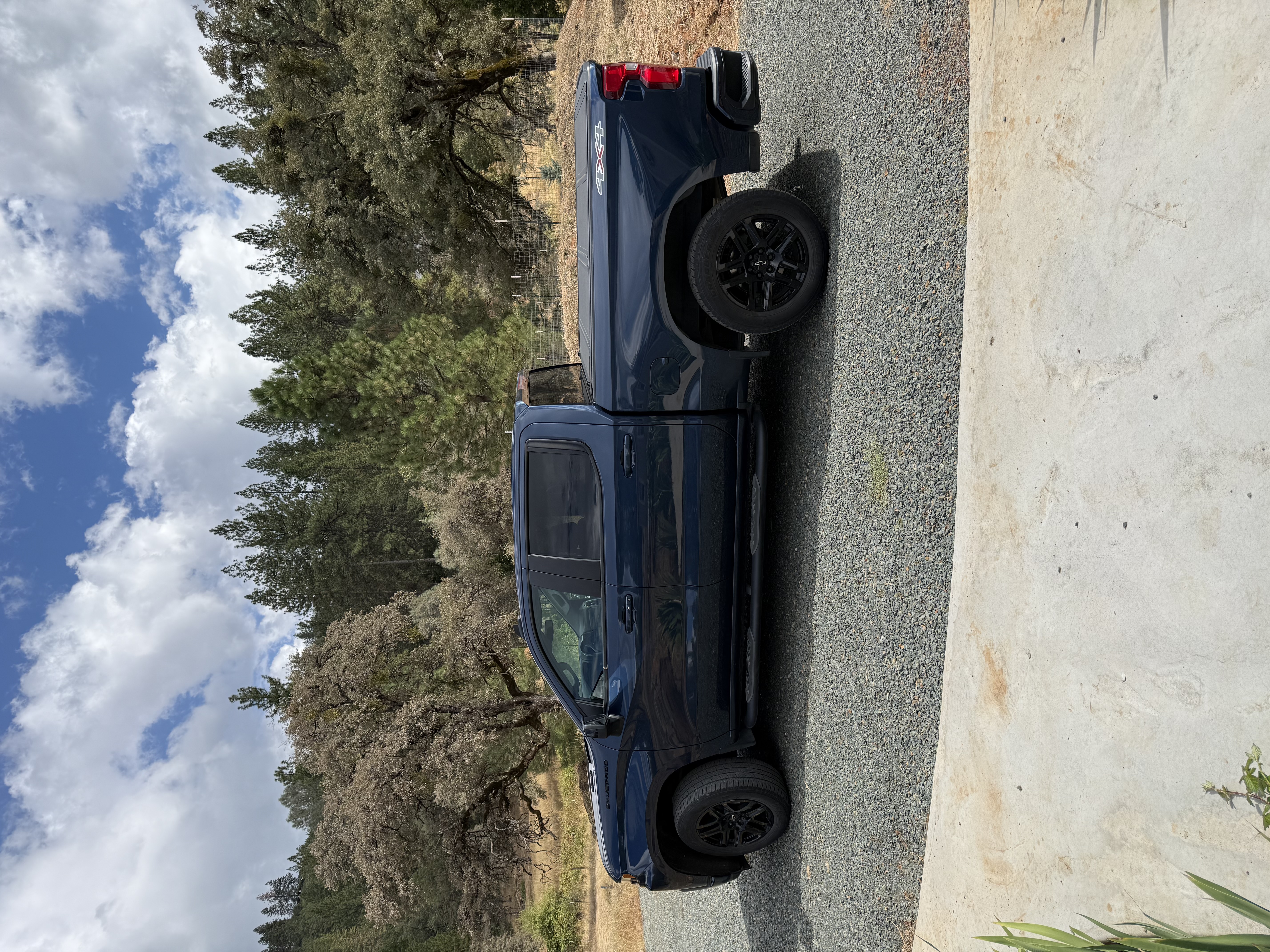 Used 2022 Chevrolet Silverado 1500 RST w/ LPO, Blackout Package AWD/4WD image 9