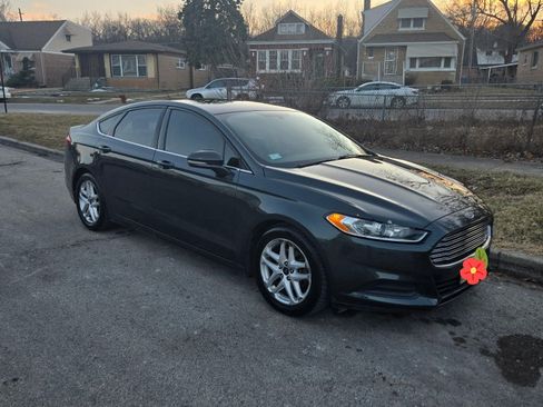 Used 2015 Ford Fusion SE image 9