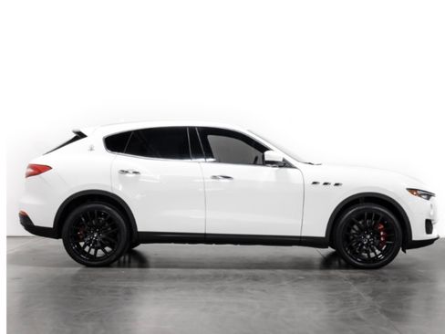 Used 2018 Maserati Levante S image 4