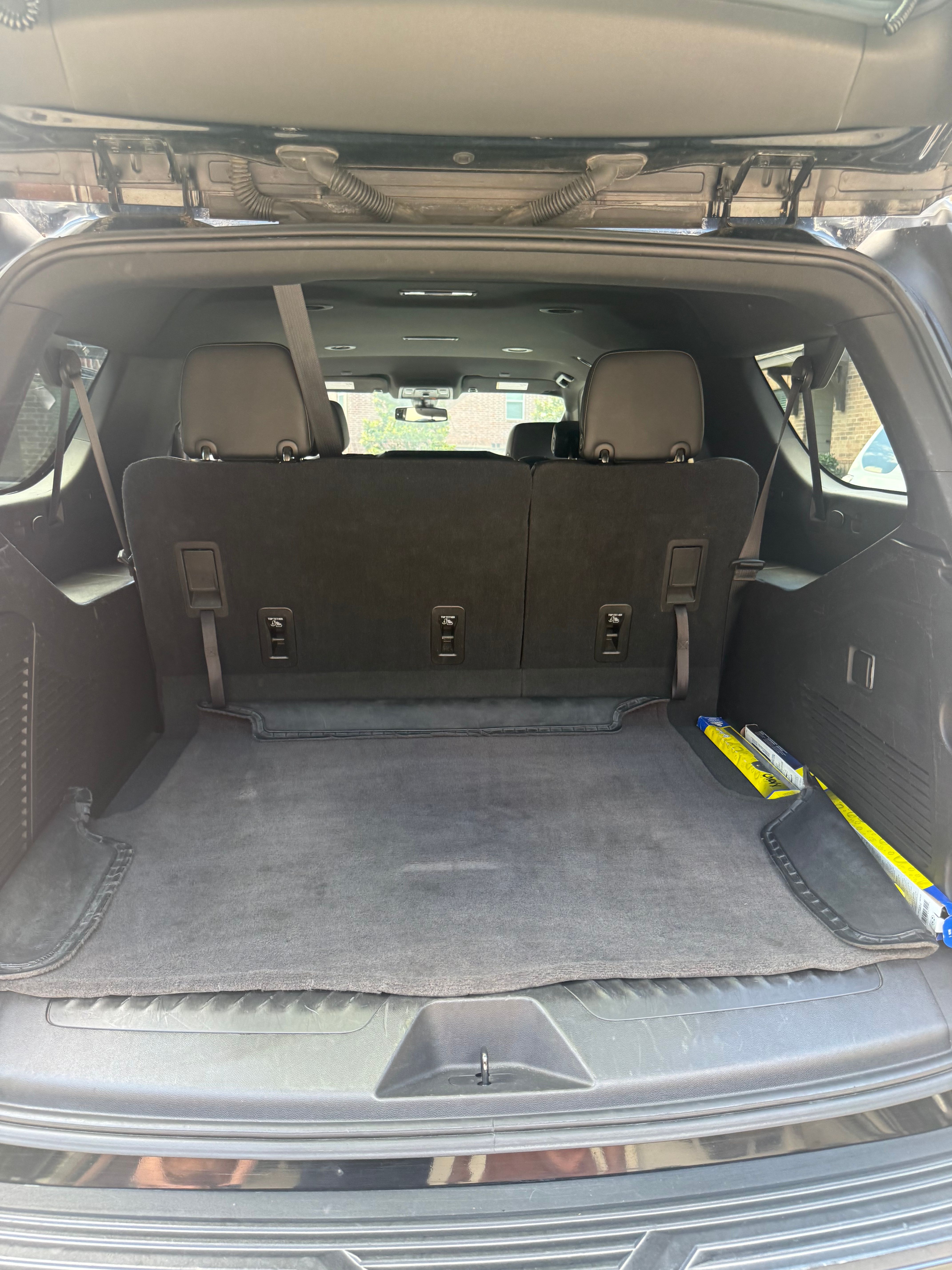 Used 2021 Chevrolet Suburban LT RWD image 18