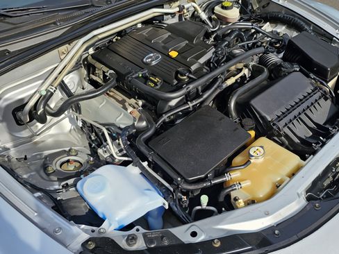 Used 2006 MAZDA MX-5 Miata Convertible 2D image 4