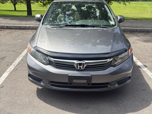 Used 2012 Honda Civic LX image 2