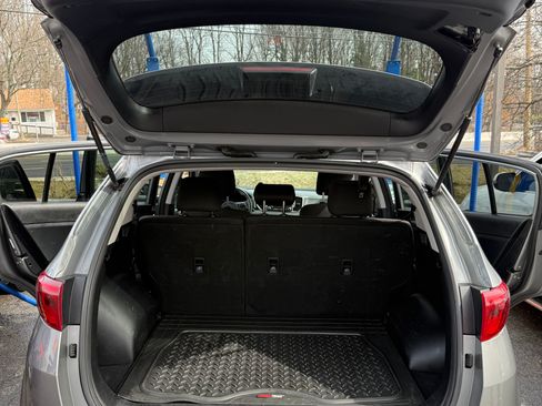 Used 2019 Kia Sportage LX image 9