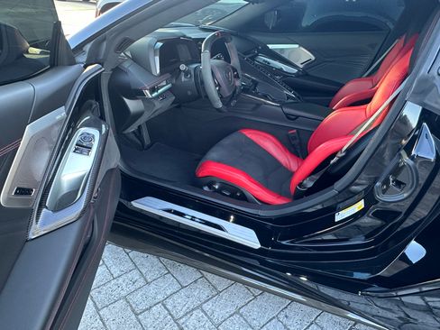 Used 2023 Chevrolet Corvette Z06 w/ Z07 Performance Package image 8