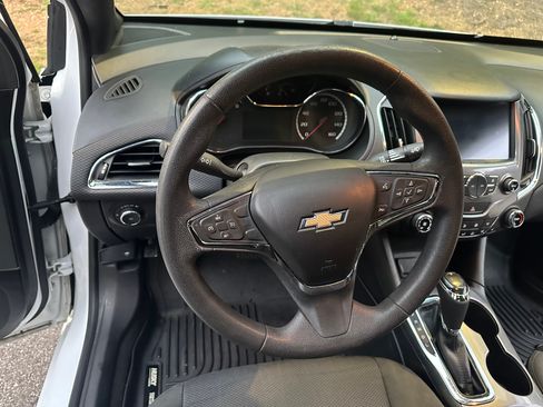 Used 2016 Chevrolet Cruze LT w/ Sun And Sound Package FWD image 19
