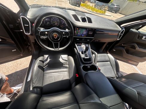 Used 2020 Porsche Cayenne E-Hybrid Coupe AWD/4WD image 9