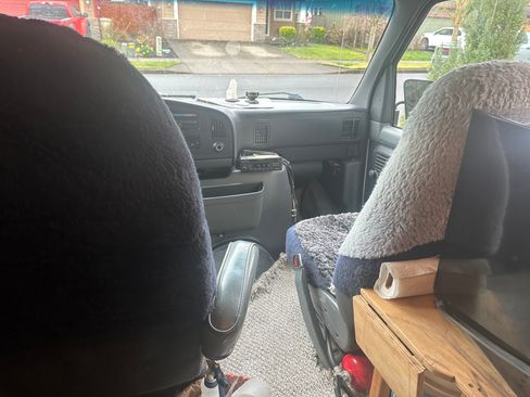 Used 1995 Ford E-150 and Econoline 150 image 19