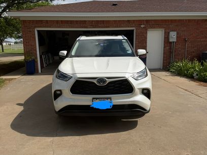 Used 2021 Toyota Highlander XLE