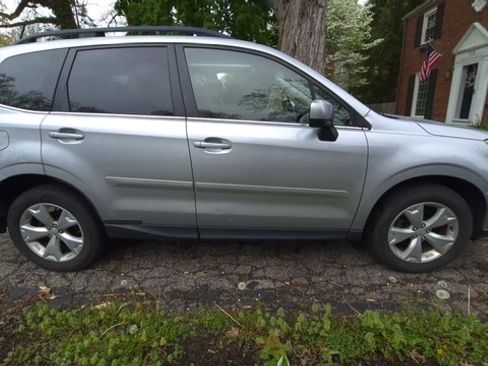 Used 2015 Subaru Forester 2.5i Limited AWD/4WD image 2