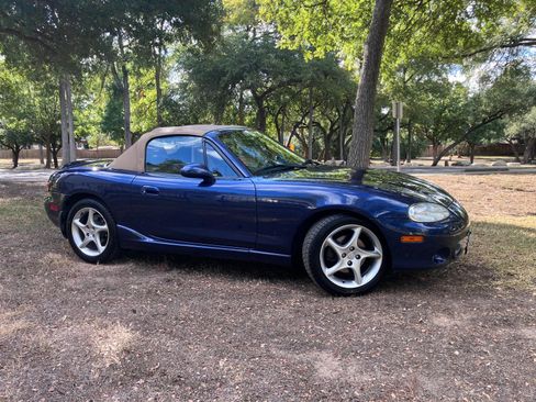 Used 2002 MAZDA MX-5 Miata LS image 9