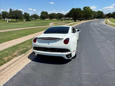 Used 2011 Ferrari California image 12