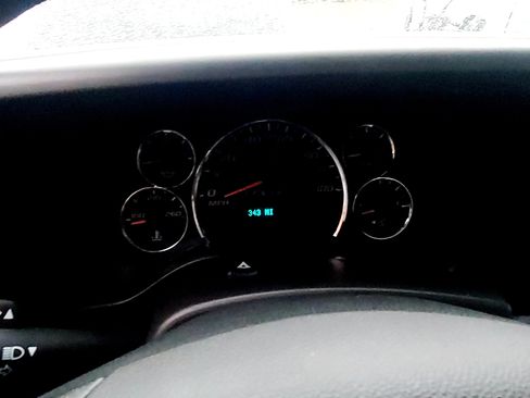 Used 2025 Chevrolet Express 3500 w/ Power Convenience Package image 5