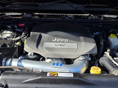 Used 2014 Jeep Wrangler Unlimited Rubicon image 16