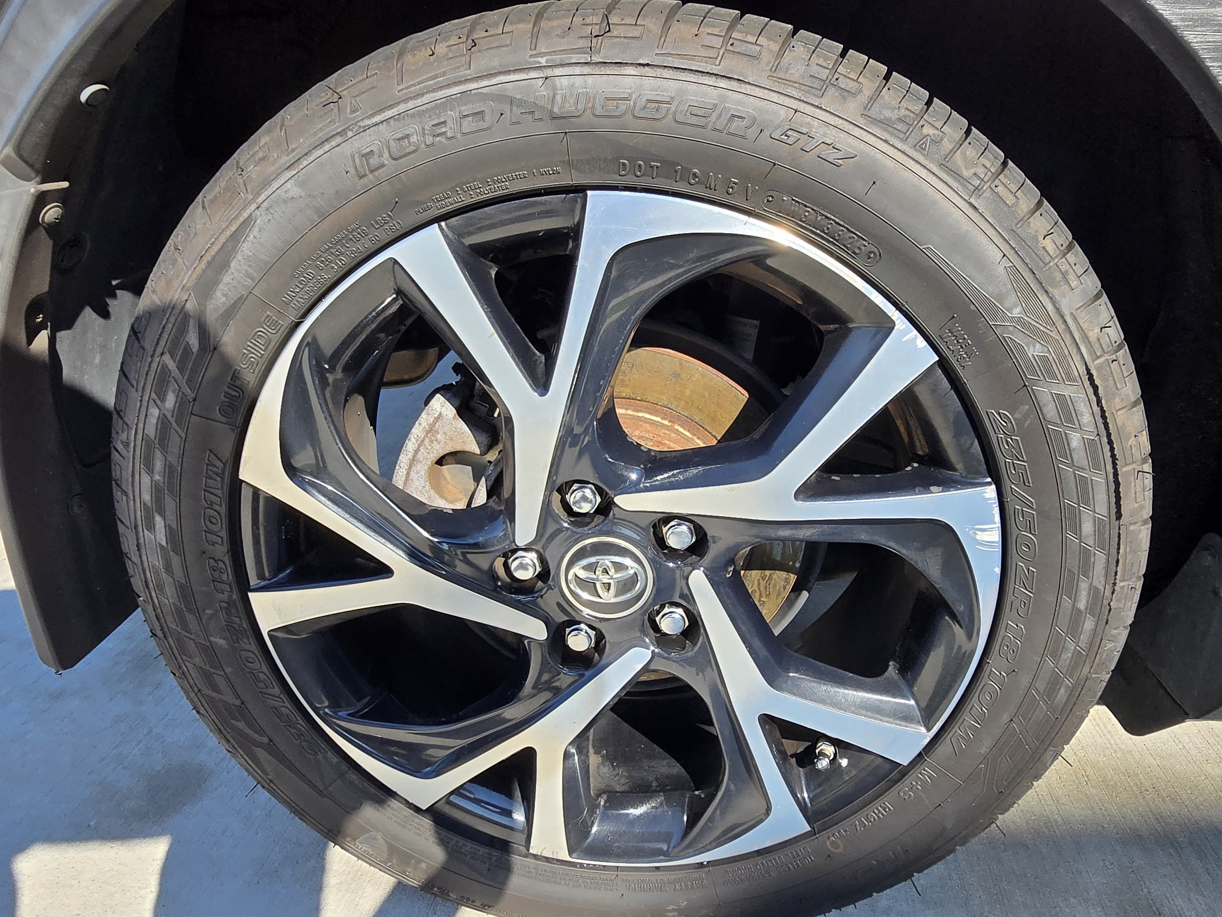 Used 2018 Toyota C-HR XLE FWD image 22