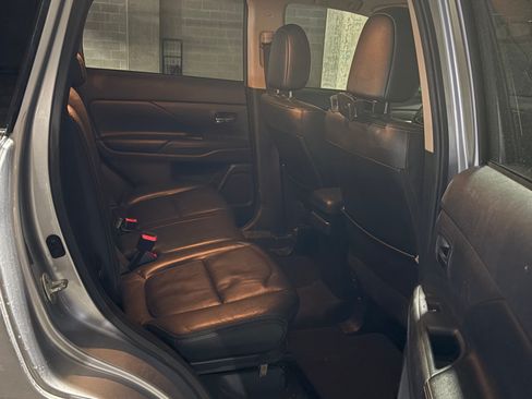 Used 2017 Mitsubishi Outlander GT image 9