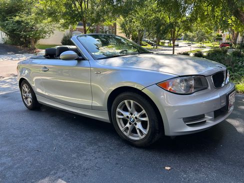 Used 2009 BMW 128i Convertible image 11