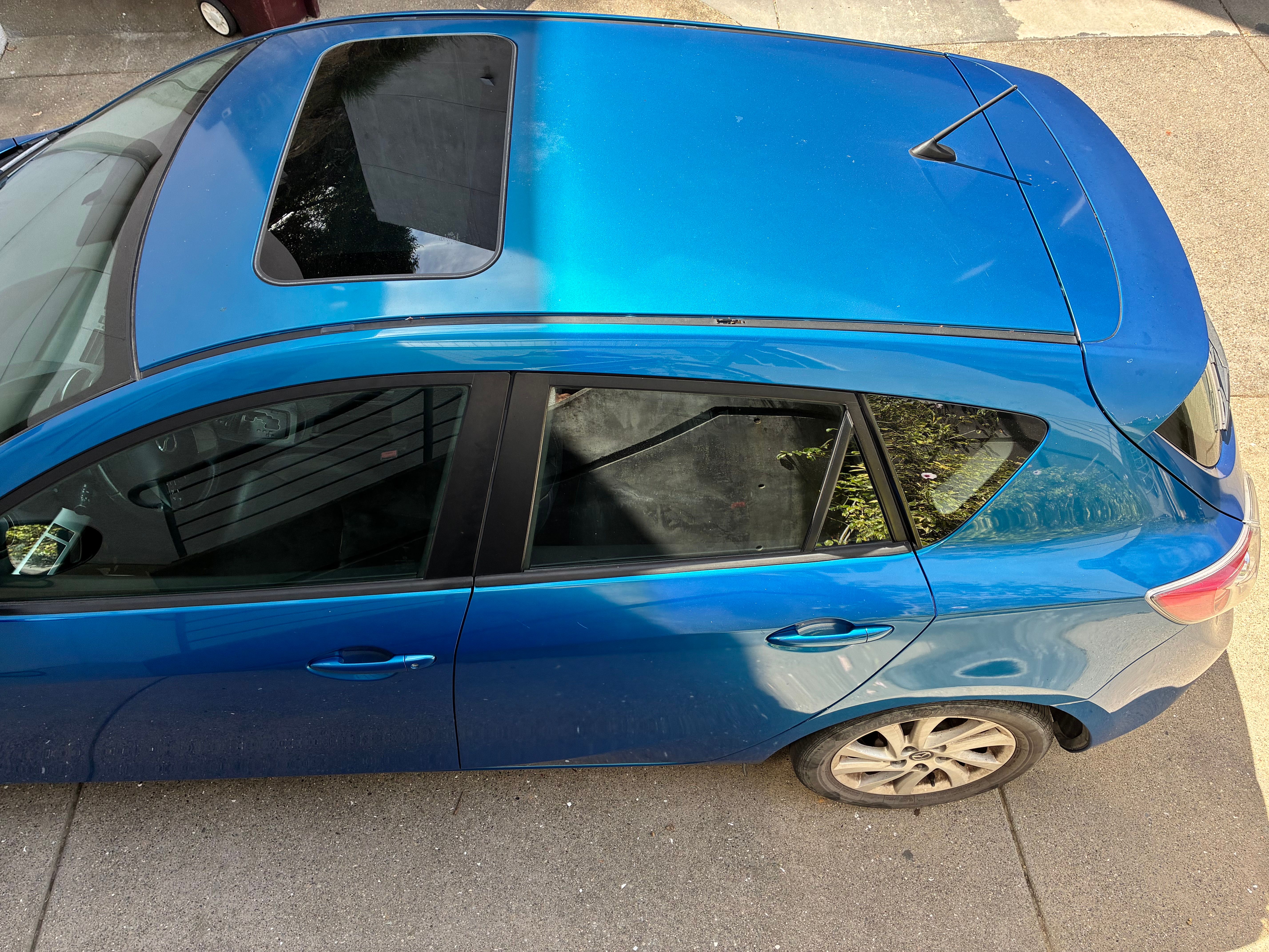 Used 2012 MAZDA MAZDA3 i Grand Touring FWD image 2