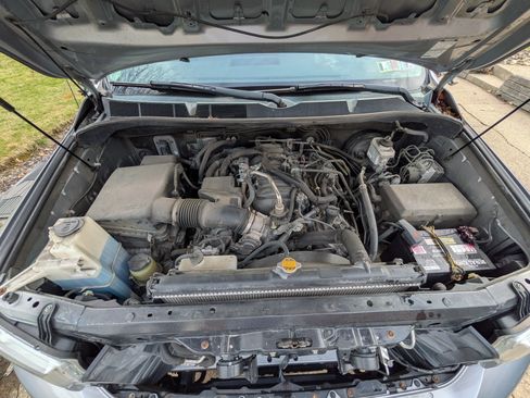 Used 2013 Toyota Tundra 4x4 Double Cab w/ Tow Pkg image 8