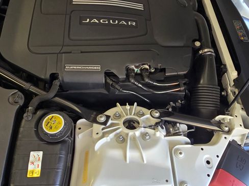 Used 2017 Jaguar F-TYPE S image 10