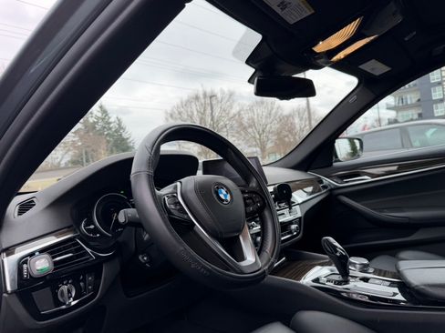 Used 2019 BMW 530i w/ Convenience Package image 13