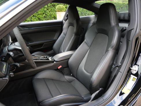 Used 2022 Porsche 911 GT3 image 13