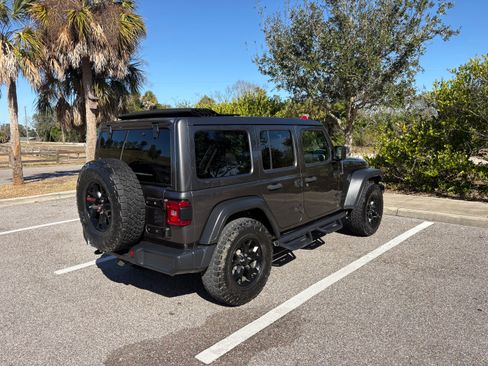 Used 2020 Jeep Wrangler Unlimited Sport image 18