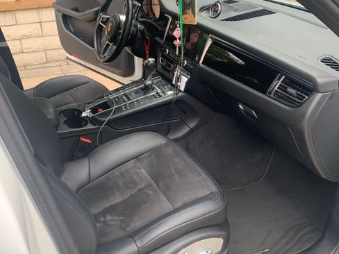 Used 2021 Porsche Macan Sport Edition image 8