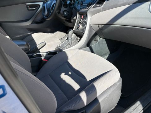 Used 2016 Hyundai Elantra SE image 11