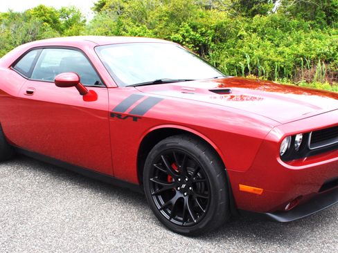 Used 2009 Dodge Challenger R/T image 1