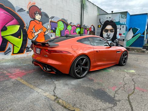 Used 2017 Jaguar F-TYPE R image 5