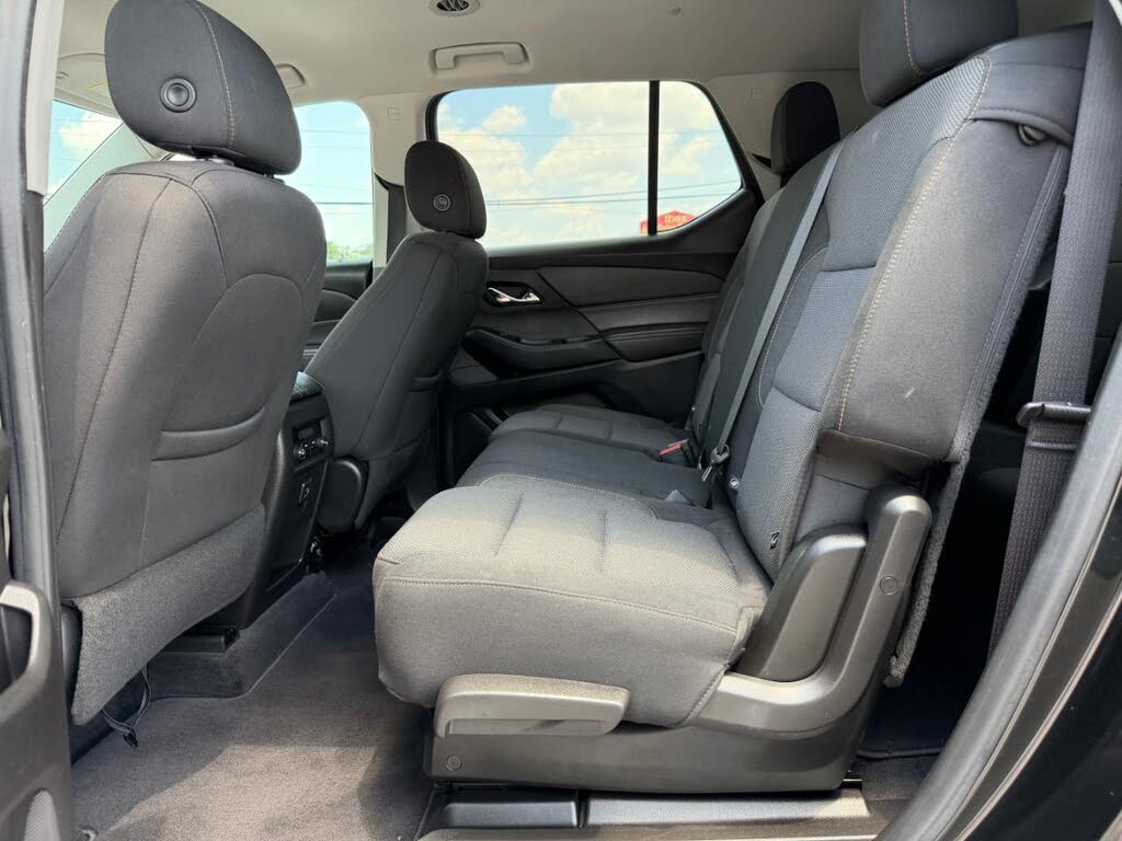Used 2019 Chevrolet Traverse LS w/ LPO, Floor Liner Package FWD image 9