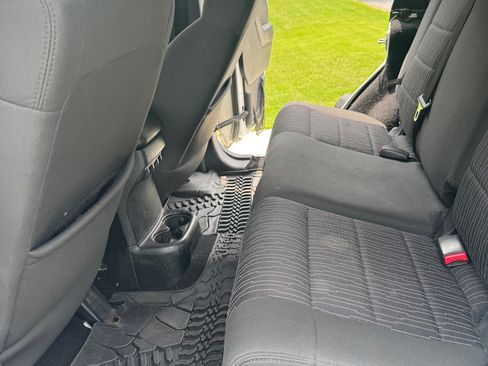 Used 2012 Jeep Wrangler Unlimited Sport image 15