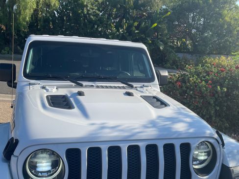 Used 2018 Jeep Wrangler Unlimited Sahara w/ Quick Order Package 24M Moab AWD/4WD image 2