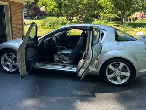 Used 2004 MAZDA RX-8 w/ AT Touring Pkg RWD image 9
