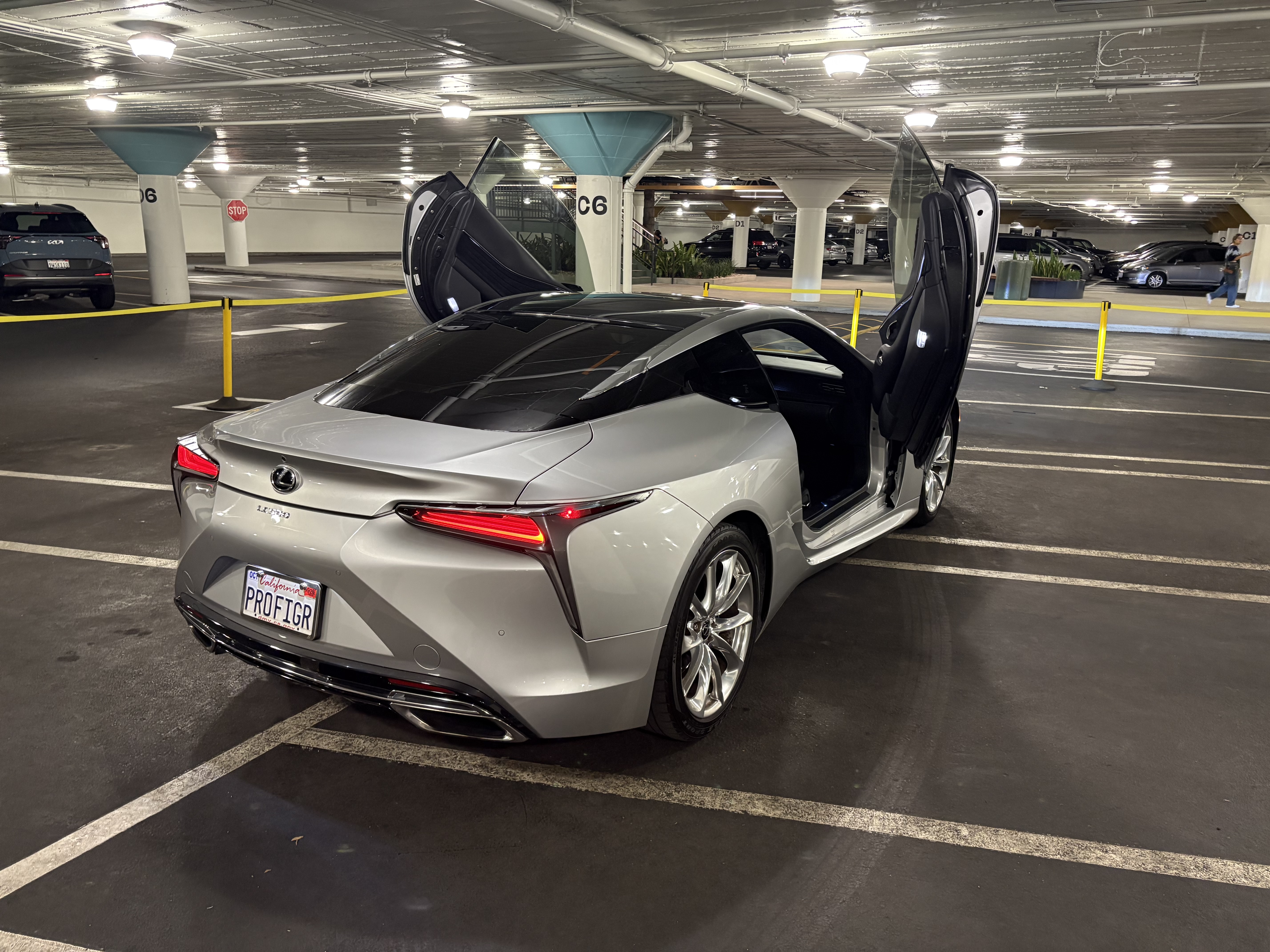 Used 2018 Lexus LC 500 Coupe w/ Touring Package RWD image 5