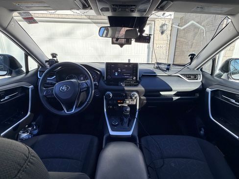 Used 2020 Toyota RAV4 XLE w/ Convenience Package image 13