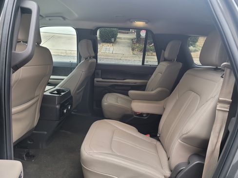 Used 2020 Ford Expedition Max Limited image 18