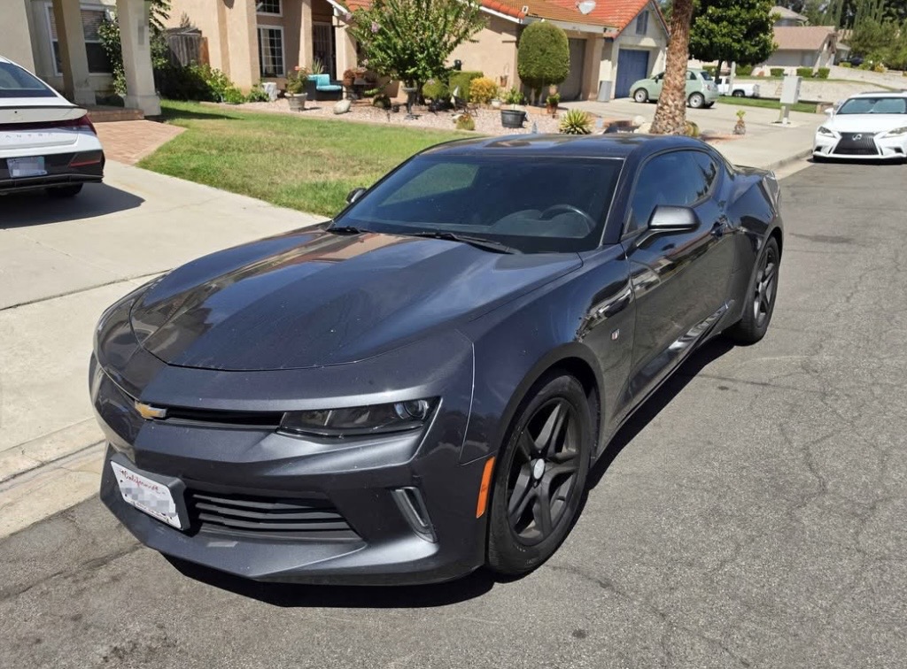 Used 2017 Chevrolet Camaro LT RWD image 9