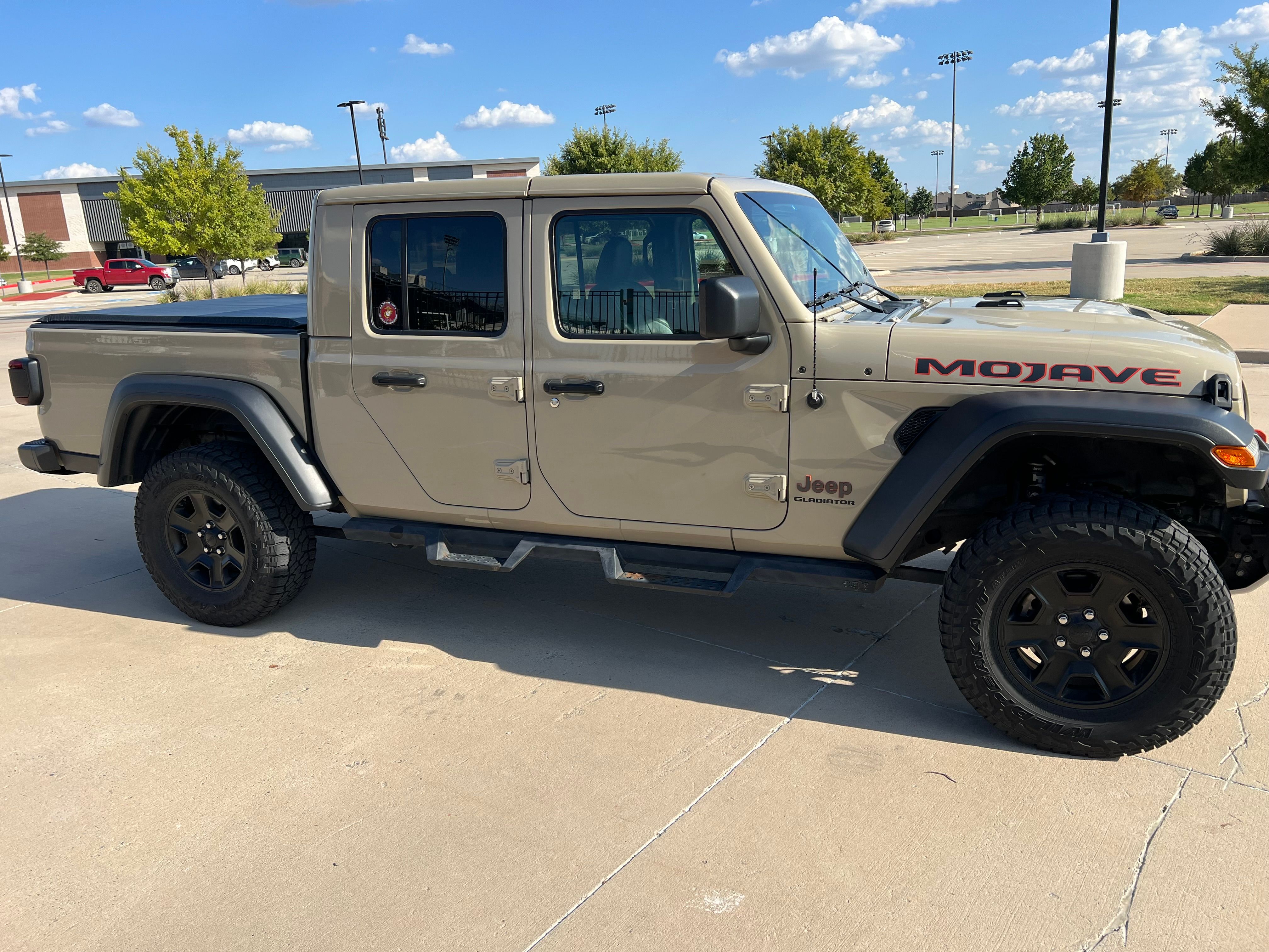 Used 2020 Jeep Gladiator Mojave AWD/4WD image 5