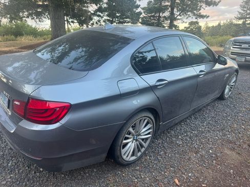 Used 2011 BMW 550i xDrive Sedan AWD/4WD image 6