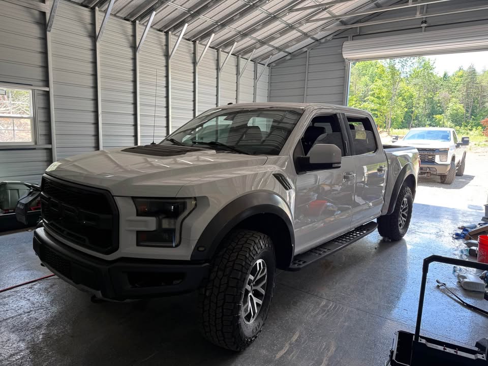 Used 2017 Ford F150 Raptor w/ Equipment Group 802A Luxury AWD/4WD image 8
