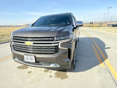 Used 2021 Chevrolet Suburban Premier image 4