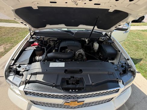 Used 2012 Chevrolet Tahoe LTZ AWD/4WD image 23