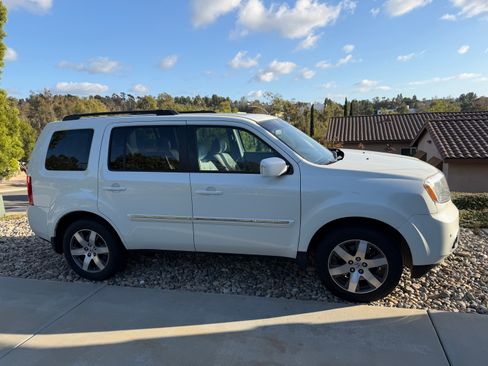 Used 2015 Honda Pilot Touring image 1